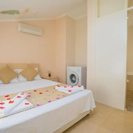 Calis'ta Denize Sifir 10 Kisilik Starfish 4 * Fethiye